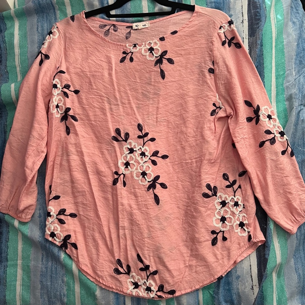 Kindred By Anthropologie Pink Floral Top Size Medium
